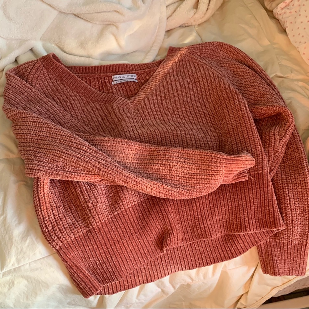 UO Cozy Chenille V-Neck Sweater - Picture 4 of 5
